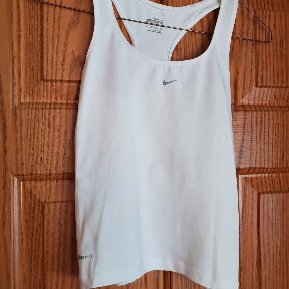 Nike top